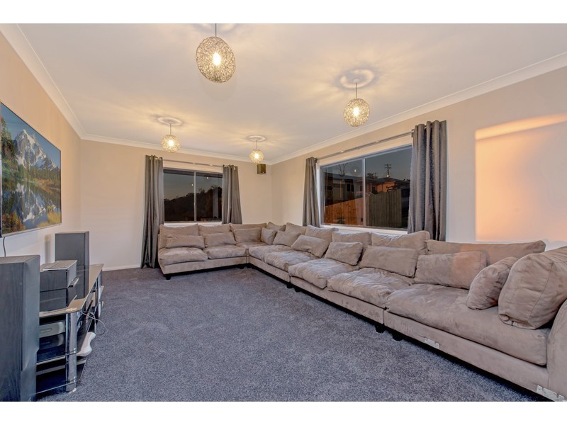 7 McShane Drive, Mount Kynoch QLD 4350