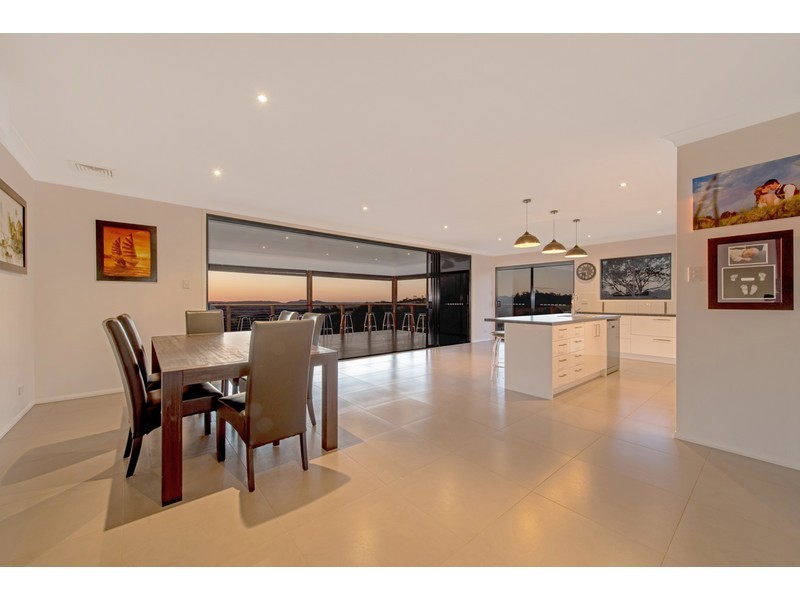 7 McShane Drive, Mount Kynoch QLD 4350