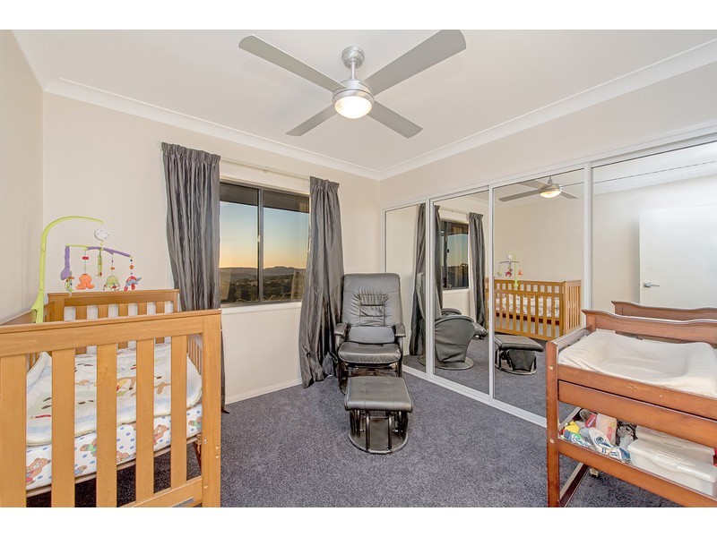 7 McShane Drive, Mount Kynoch QLD 4350