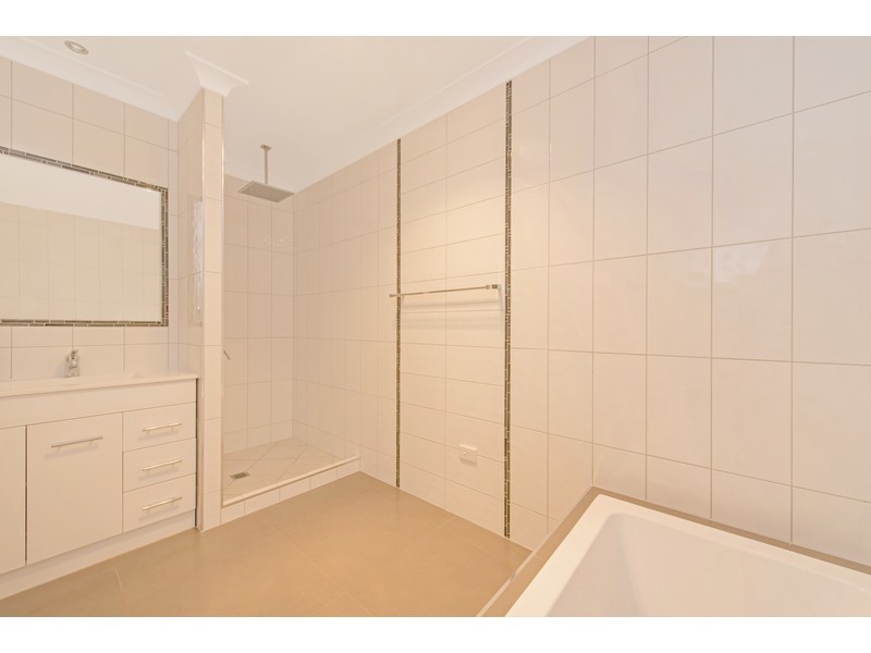 7 McShane Drive, Mount Kynoch QLD 4350