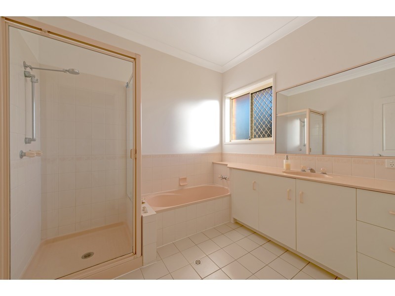 17 Palmer Drive, Highfields QLD 4352