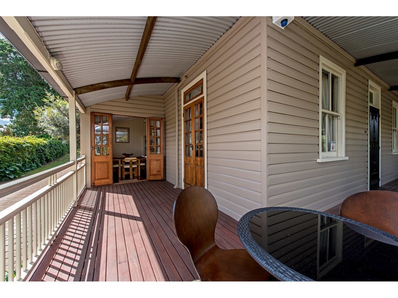 101 Bridge Street, Mount Lofty QLD 4350