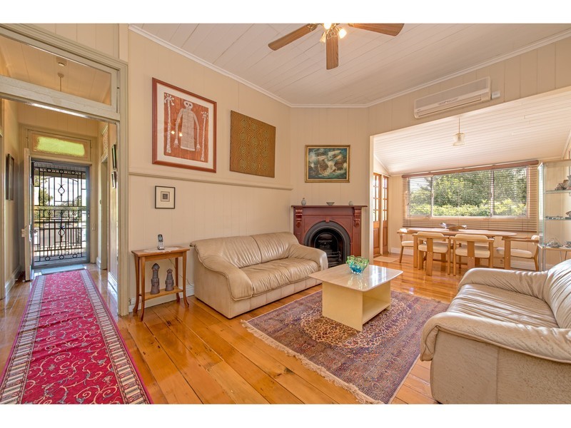 101 Bridge Street, Mount Lofty QLD 4350