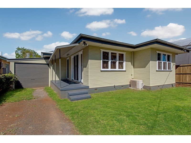 12a Cox Street, Wilsonton QLD 4350