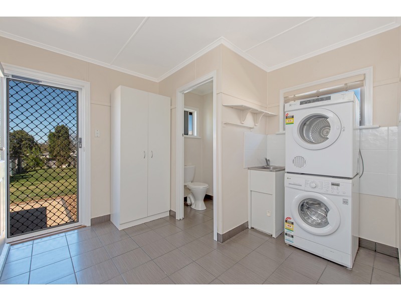 12a Cox Street, Wilsonton QLD 4350