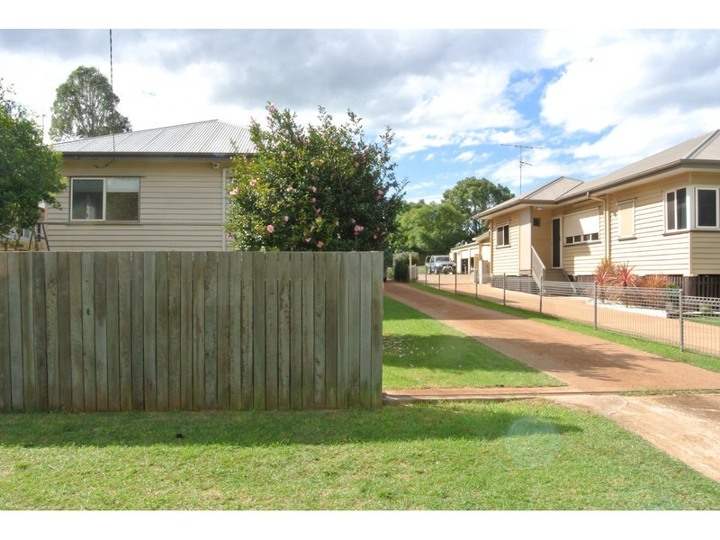 45 Glenvale Road, Newtown QLD 4350
