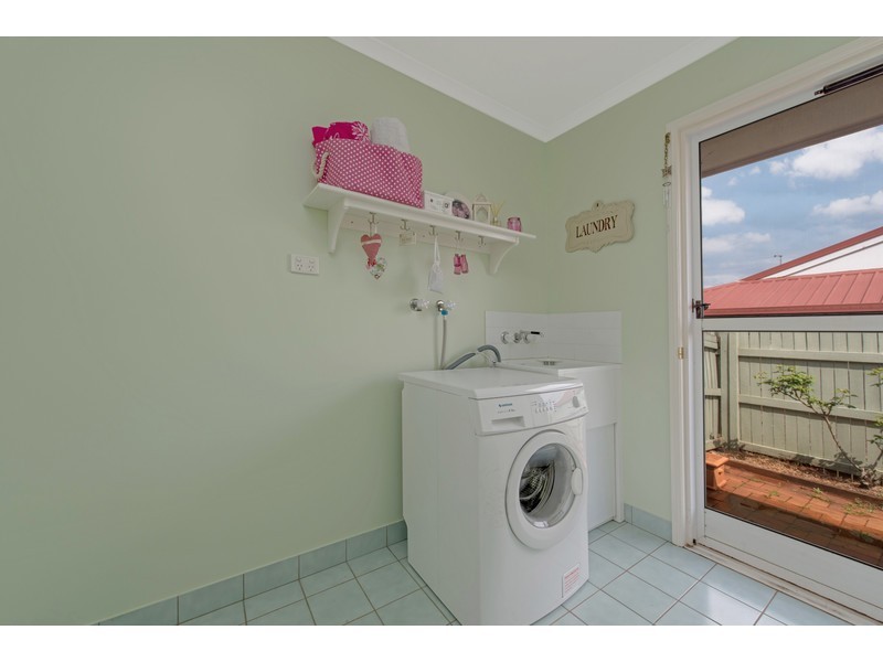 3/383 Greenwattle Street, Wilsonton QLD 4350