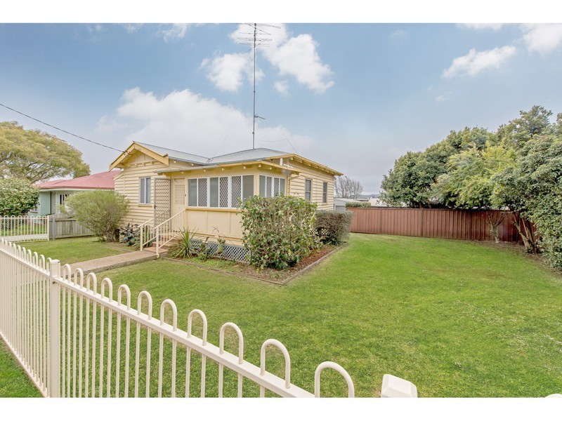 1 Mcdonnell Street, South Toowoomba QLD 4350