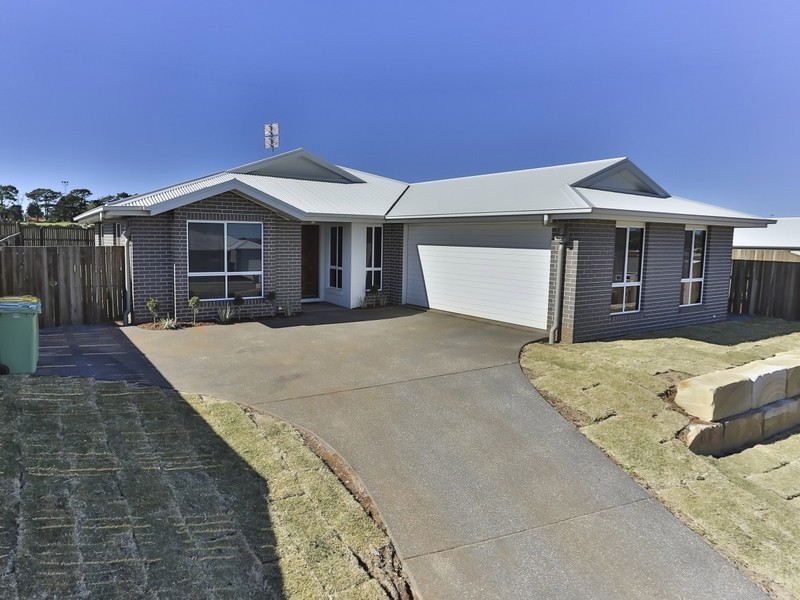 10 Tempest Drive, Glenvale QLD 4350