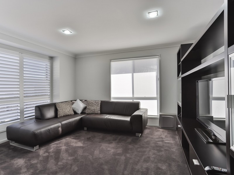 10 Tempest Drive, Glenvale QLD 4350