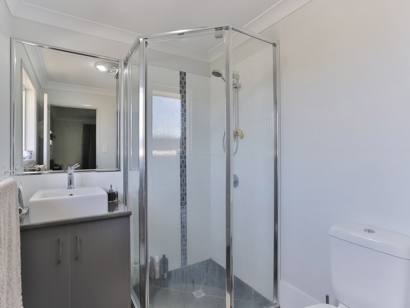 10 Tempest Drive, Glenvale QLD 4350