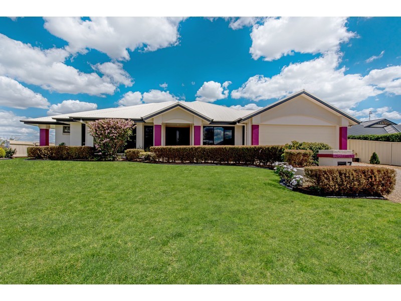 7 Garvan Court, Highfields QLD 4352