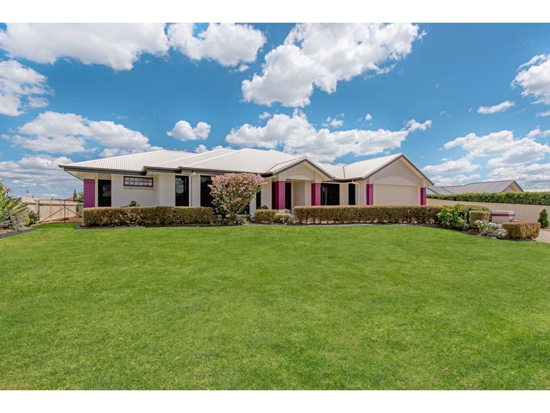 7 Garvan Court, Highfields QLD 4352