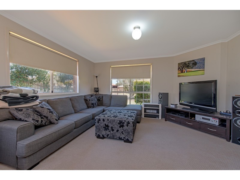 9 Todwana Court, Glenvale QLD 4350