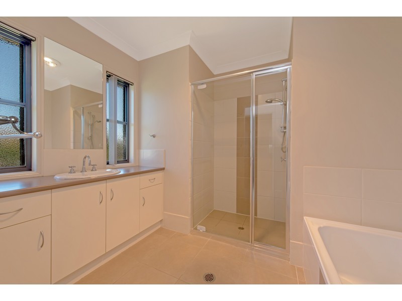 54 Holly Avenue, Cawdor QLD 4352