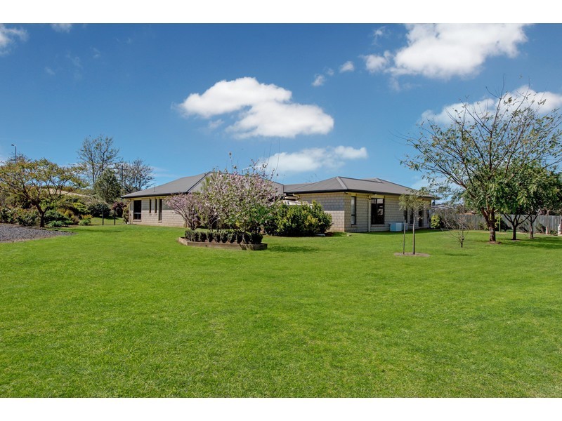 54 Holly Avenue, Cawdor QLD 4352