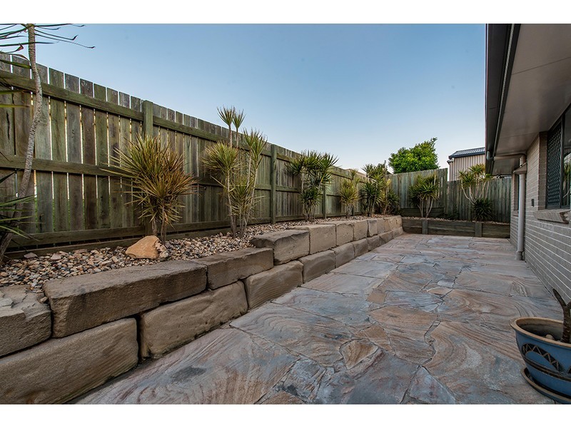 14 Plover Court, Highfields QLD 4352