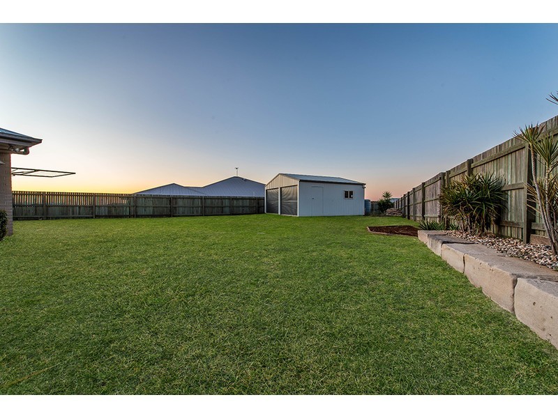 14 Plover Court, Highfields QLD 4352