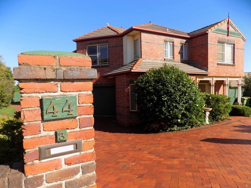 3/44 Wiemers Crescent, Centenary Heights QLD 4350