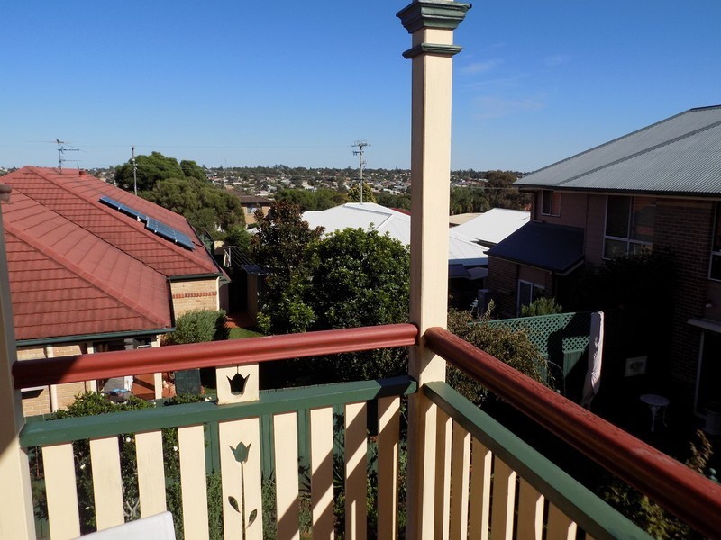 3/44 Wiemers Crescent, Centenary Heights QLD 4350