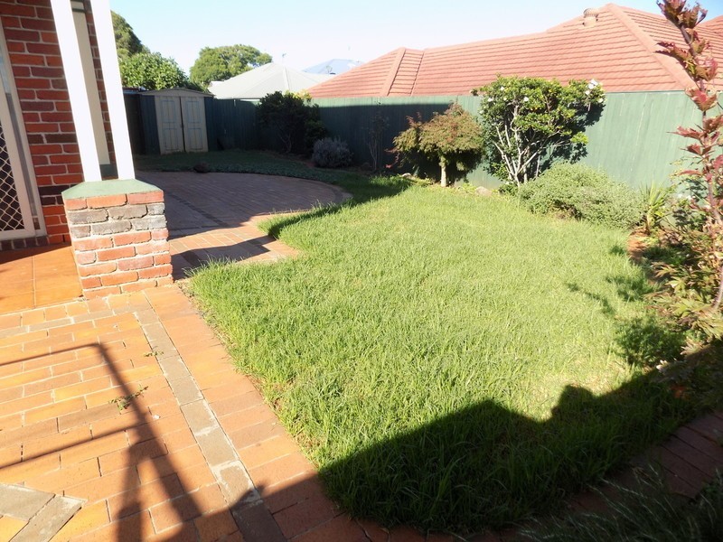 3/44 Wiemers Crescent, Centenary Heights QLD 4350