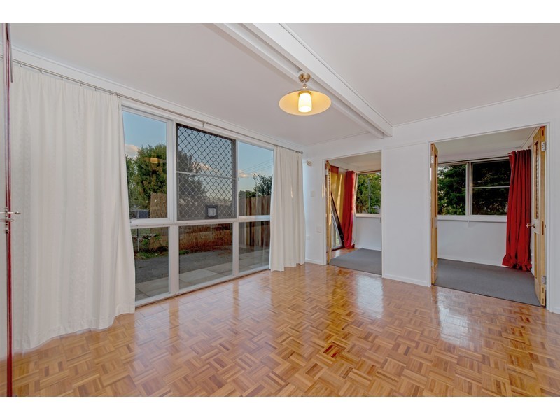 24 Tourist Road, East Toowoomba QLD 4350