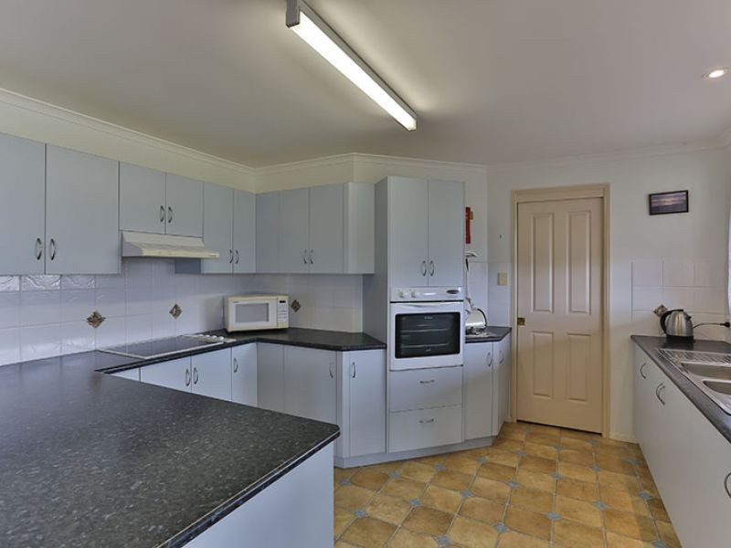 9 Lee Court, Crows Nest QLD 4355
