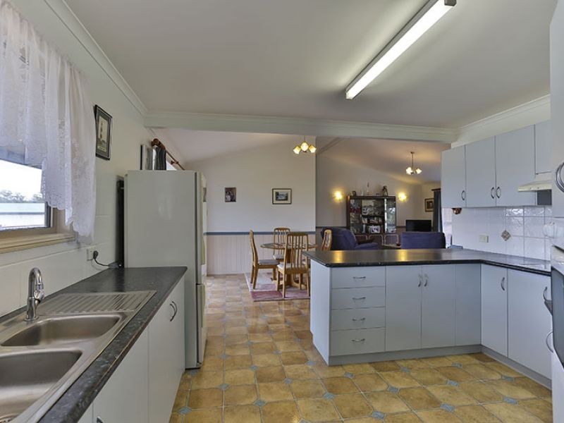 9 Lee Court, Crows Nest QLD 4355