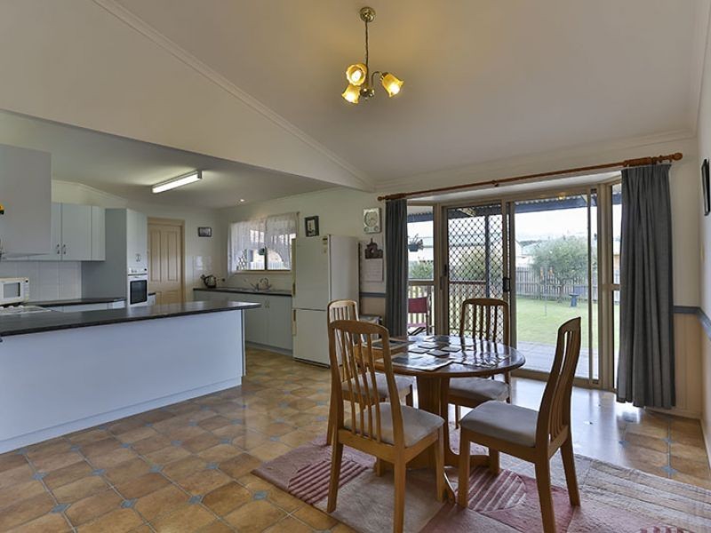 9 Lee Court, Crows Nest QLD 4355