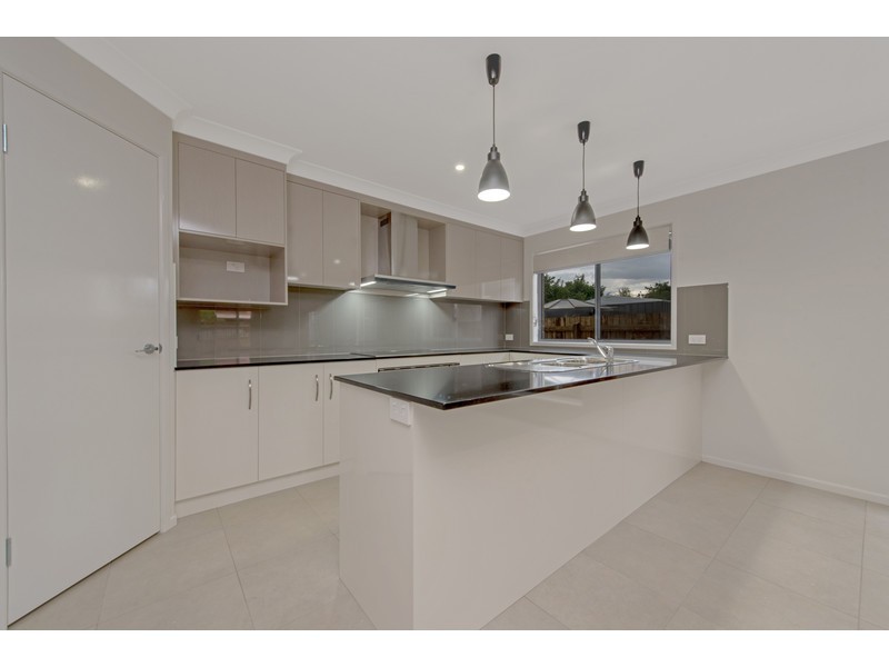 2/1 Sander Street, Rangeville QLD 4350