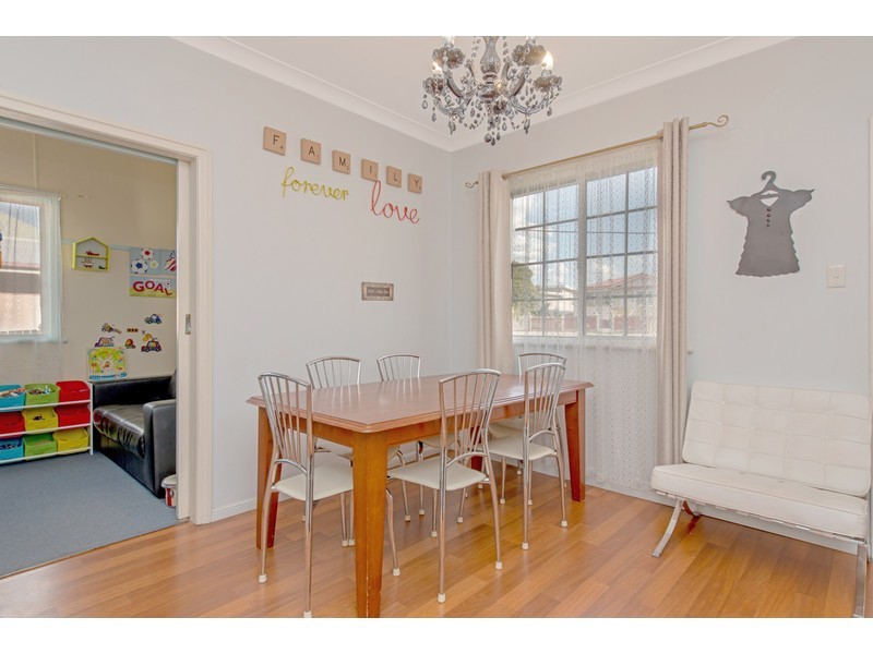 27 Dalmeny Street, Wilsonton QLD 4350