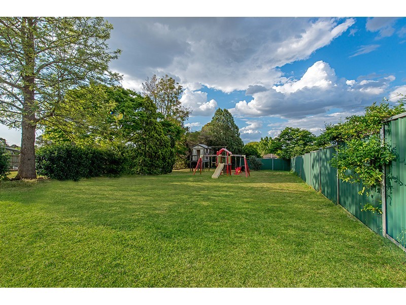 27 Dalmeny Street, Wilsonton QLD 4350