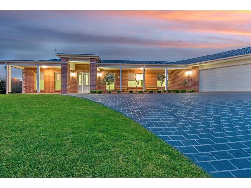 4 Preece Drive, Highfields QLD 4352