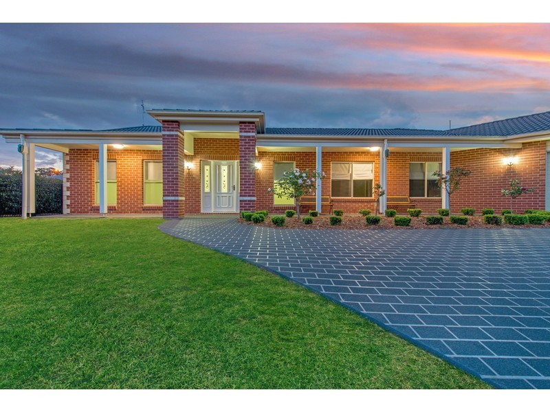 4 Preece Drive, Highfields QLD 4352