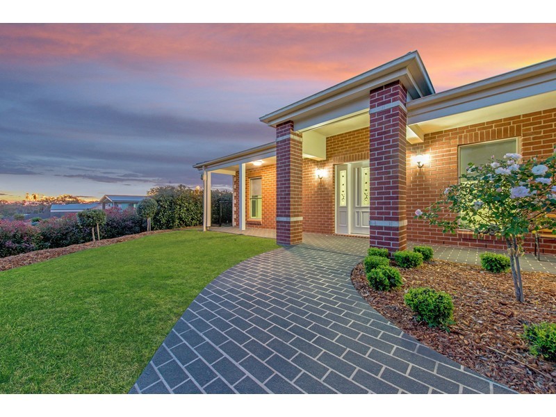 4 Preece Drive, Highfields QLD 4352