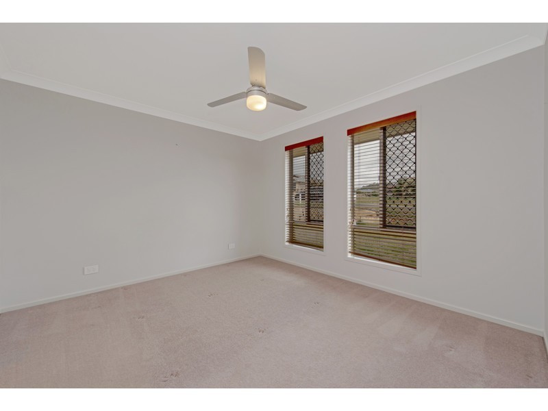 16 Phipps Drive, Meringandan West QLD 4352