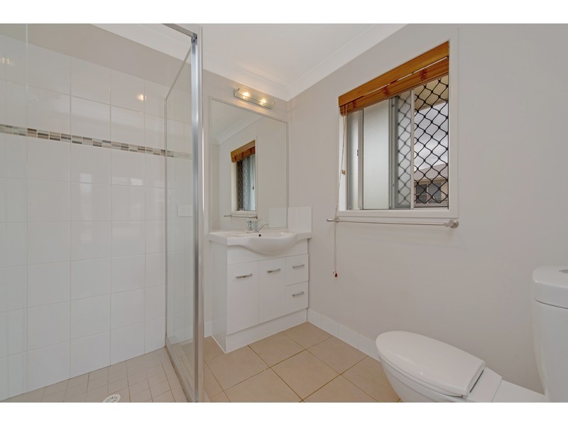 16 Phipps Drive, Meringandan West QLD 4352