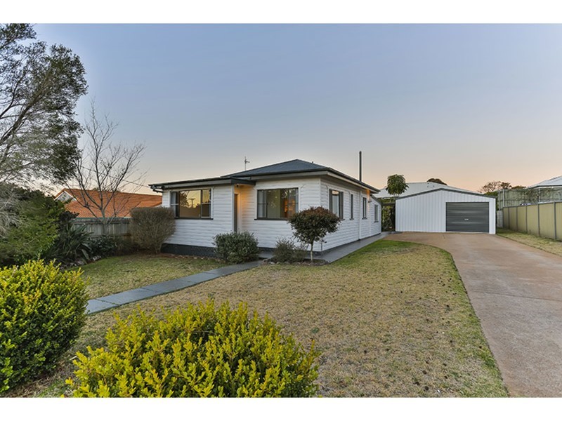66 Gordon Avenue, Newtown QLD 4350