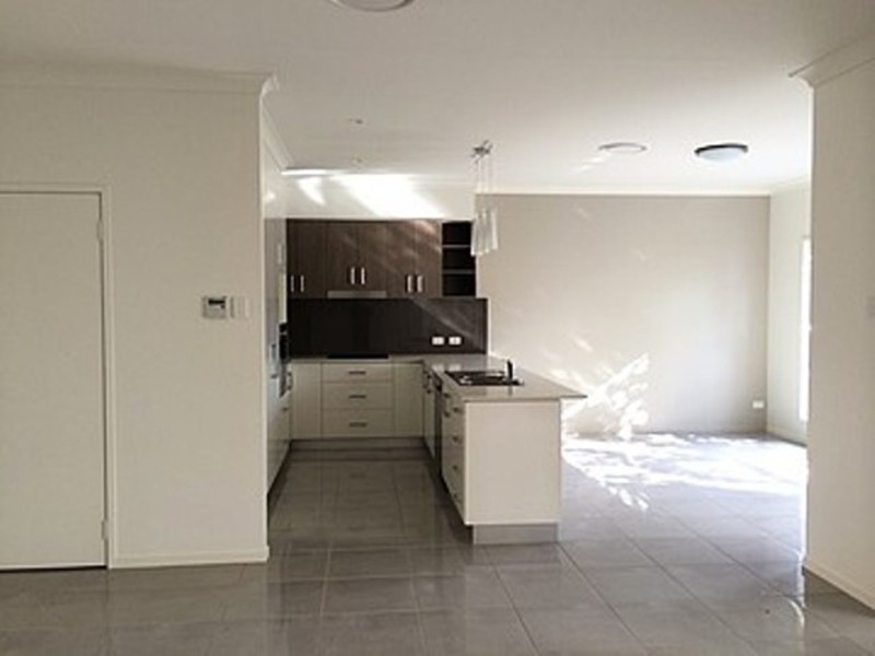 2/10 Burke Street, Rangeville QLD 4350