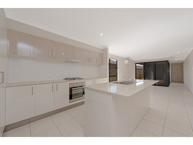 50 Sanctuary Drive, Cranley QLD 4350