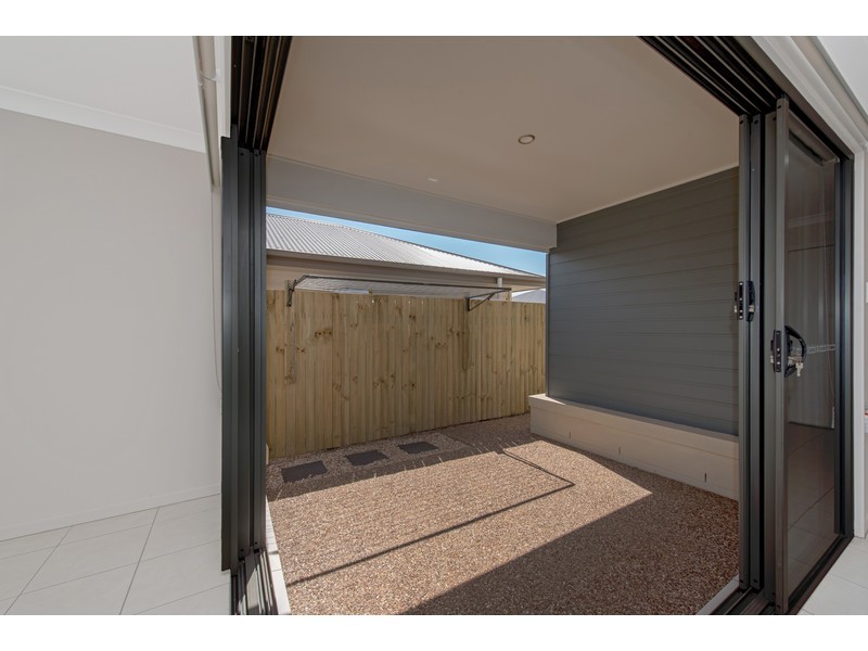 50 Sanctuary Drive, Cranley QLD 4350