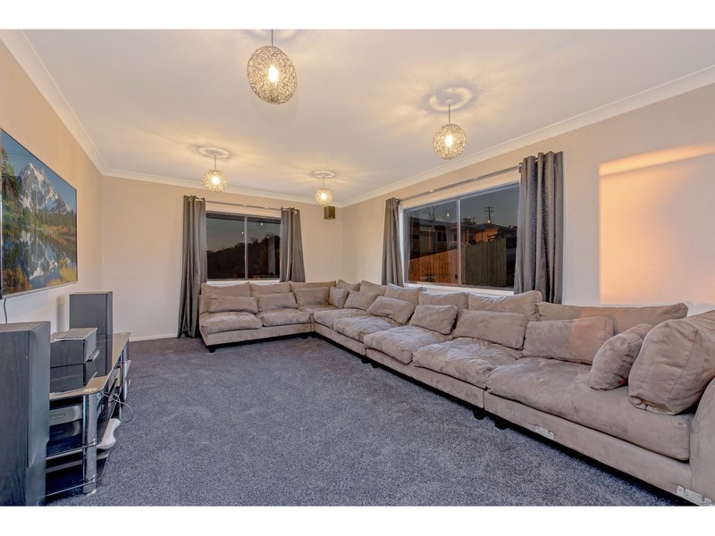 7 McShane Drive, Mount Kynoch QLD 4350