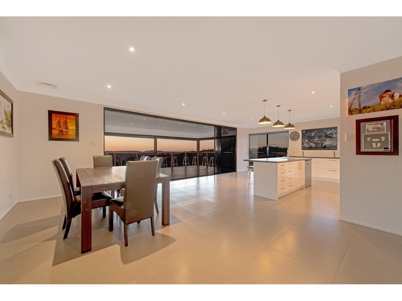 7 McShane Drive, Mount Kynoch QLD 4350