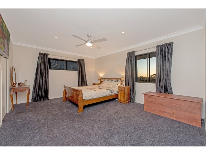 7 McShane Drive, Mount Kynoch QLD 4350