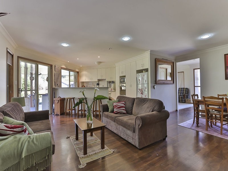14 Trevean Drive, Kleinton QLD 4352