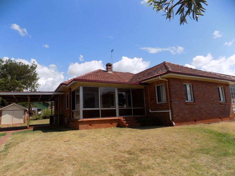 12 Eton Street, East Toowoomba QLD 4350
