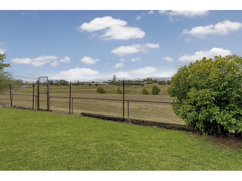 7 Teesdale Avenue, Newtown QLD 4350