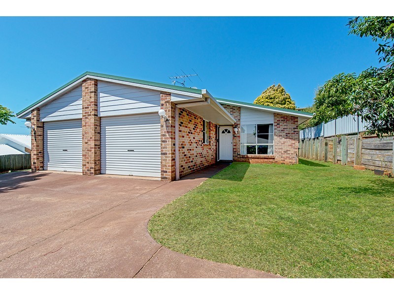 1 & 2/16 Horrocks Crescent, Kearneys Spring QLD 4350