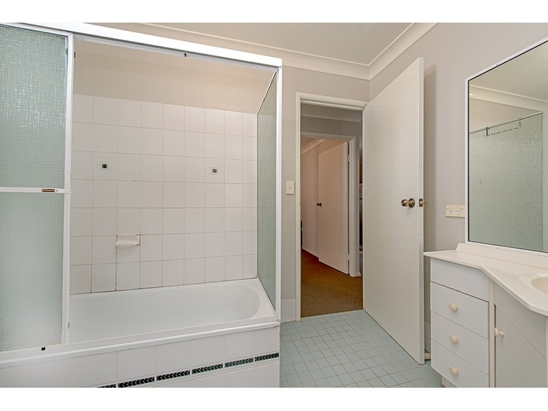1 & 2/16 Horrocks Crescent, Kearneys Spring QLD 4350