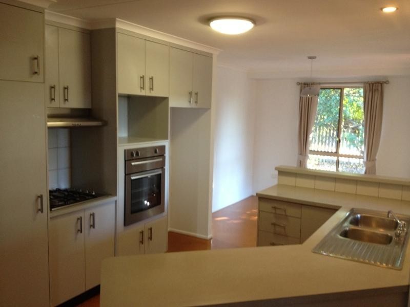 42 Hoepper Street, Kearneys Spring QLD 4350